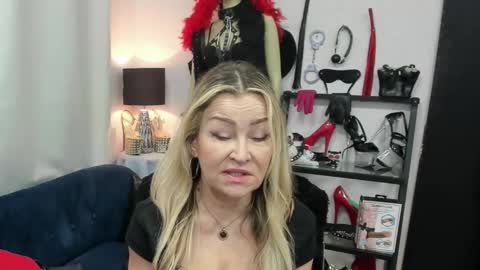 CrystalHotty online show from 03/26/26, 06:08