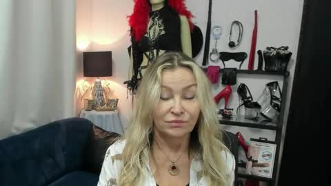 CrystalHotty online show from 06/08/26, 05:08