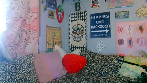 Snapshot of cu2sly chatting on 10/04/25, 01:58 online show from 10/04/25, 01:58