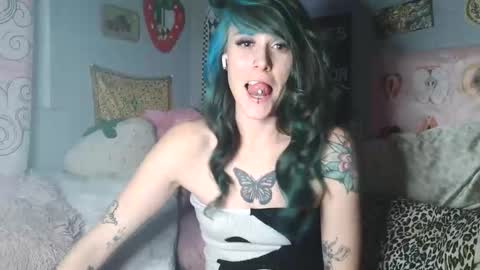 Snapshot of cu2sly chatting on 01/10/26, 02:13 online show from 01/10/26, 02:13