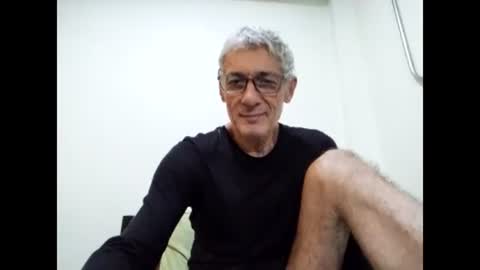 Snapshot of cucaio18 chatting on 02/14/25, 01:45 BIG UNCUT HARD COCK online show from 02/14/25, 01:45