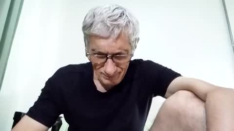 Snapshot of cucaio18 chatting on 02/22/25, 09:12 BIG UNCUT HARD COCK online show from 02/22/25, 09:12