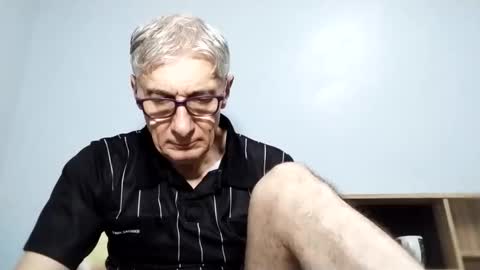 Snapshot of cucaio18 chatting on 09/10/25, 02:33 BIG UNCUT HARD COCK online show from 09/10/25, 02:33