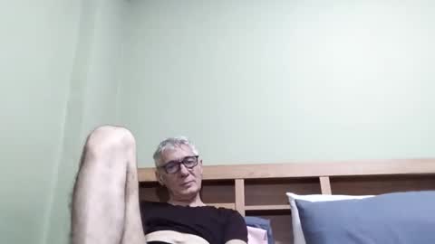 Snapshot of cucaio18 chatting on 10/10/25, 02:43 BIG UNCUT HARD COCK online show from 10/10/25, 02:43