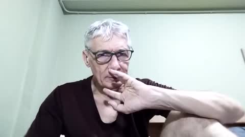 Snapshot of cucaio18 chatting on 10/23/25, 12:32 BIG UNCUT HARD COCK online show from 10/23/25, 12:32