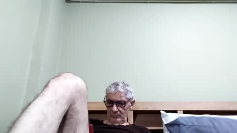 Snapshot of cucaio18 chatting on 11/01/25, 01:13 BIG UNCUT HARD COCK online show from 11/01/25, 01:13