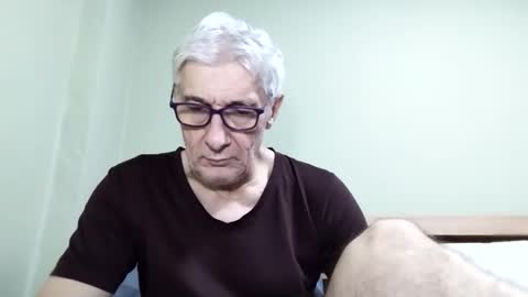 Snapshot of cucaio18 chatting on 11/27/25, 12:24 BIG UNCUT HARD COCK online show from 11/27/25, 12:24