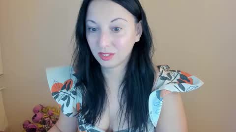 Snapshot of cuckqueenxxl chatting on 11/10/25, 12:04 HELEN online show from 11/10/25, 12:04