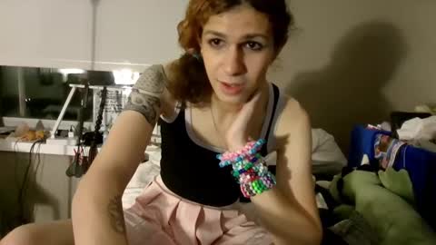 cuddleavenue online show from 10/18/25, 01:08