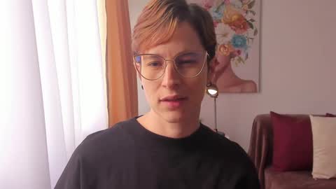 Snapshot of cuddlingbunnny chatting on 03/10/25, 07:50 Leonela online show from 03/10/25, 07:50