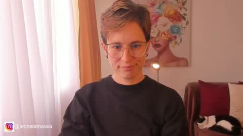 Snapshot of cuddlingbunnny chatting on 03/10/25, 10:55 Leonela online show from 03/10/25, 10:55