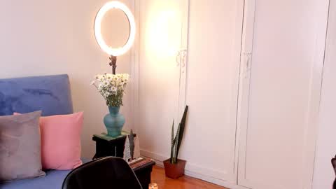 Leonela online show from 02/07/26, 12:42