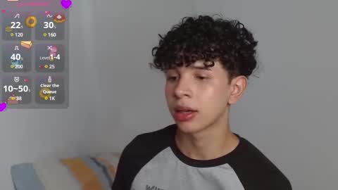 Snapshot of cuddly_twinkie chatting on 12/10/24, 10:26 Cuddly online show from 12/10/24, 10:26