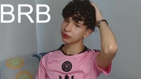 Snapshot of cuddly_twinkie chatting on 12/12/24, 11:25 Cuddly online show from 12/12/24, 11:25