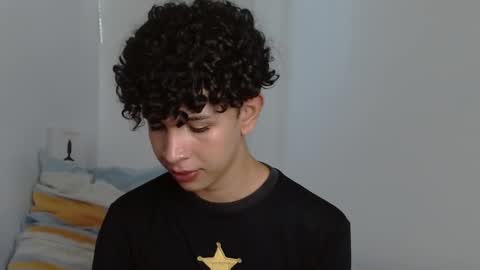 Snapshot of cuddly_twinkie chatting on 12/15/24, 08:04 Cuddly online show from 12/15/24, 08:04