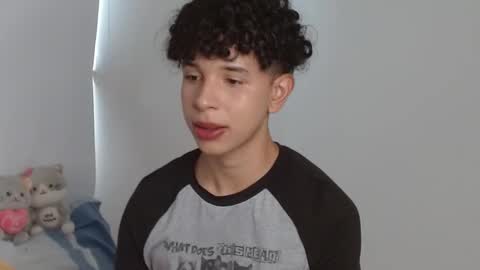 Snapshot of cuddly_twinkie chatting on 01/07/25, 05:09 Cuddly online show from 01/07/25, 05:09