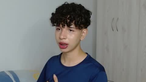 Snapshot of cuddly_twinkie chatting on 01/31/25, 06:46 Cuddly online show from 01/31/25, 06:46