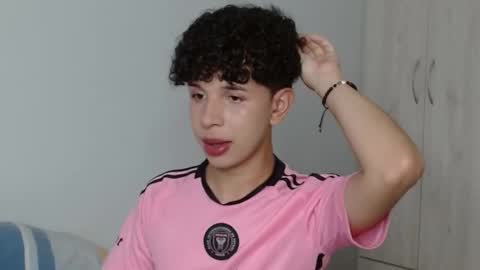 Snapshot of cuddly_twinkie chatting on 02/13/25, 10:43 Cuddly online show from 02/13/25, 10:43