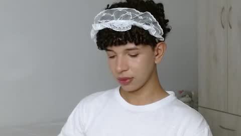 Snapshot of cuddly_twinkie chatting on 02/27/25, 03:37 Cuddly online show from 02/27/25, 03:37