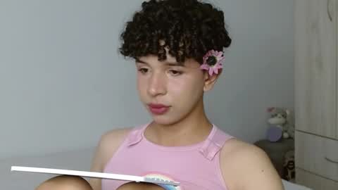 Snapshot of cuddly_twinkie chatting on 02/28/25, 04:10 Cuddly online show from 02/28/25, 04:10