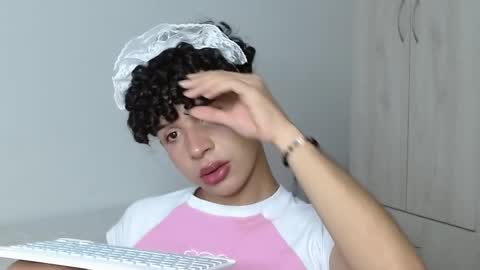 Snapshot of cuddly_twinkie chatting on 03/02/25, 08:29 Cuddly online show from 03/02/25, 08:29