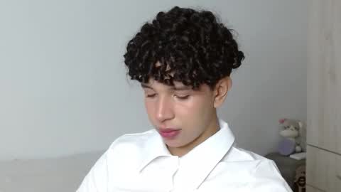 Snapshot of cuddly_twinkie chatting on 03/07/25, 02:56 Cuddly online show from 03/07/25, 02:56