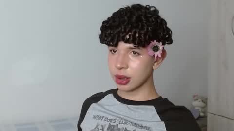 Snapshot of cuddly_twinkie chatting on 03/11/25, 03:45 Cuddly online show from 03/11/25, 03:45