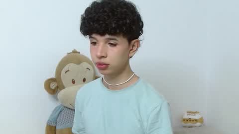 Snapshot of cuddly_twinkie chatting on 09/14/25, 09:52 Cuddly online show from 09/14/25, 09:52