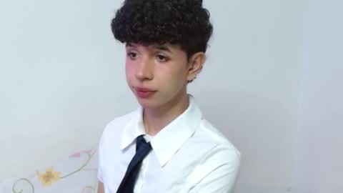 Snapshot of cuddly_twinkie chatting on 09/20/25, 10:05 Cuddly online show from 09/20/25, 10:05