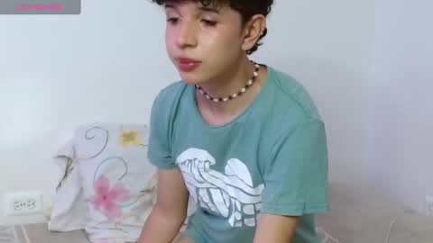 Snapshot of cuddly_twinkie chatting on 09/29/25, 10:25 Cuddly online show from 09/29/25, 10:25