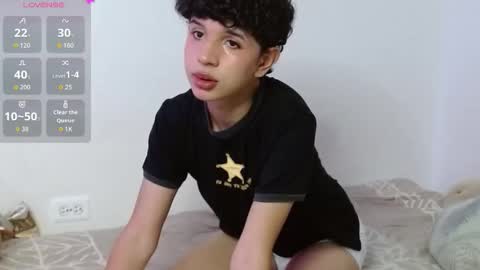 Snapshot of cuddly_twinkie chatting on 10/02/25, 09:22 Cuddly online show from 10/02/25, 09:22