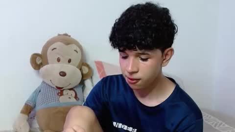 Snapshot of cuddly_twinkie chatting on 10/06/25, 09:34 Cuddly online show from 10/06/25, 09:34