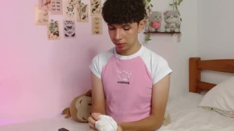 Cuddly online show from 05/24/26, 07:46