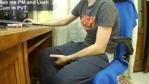 Snapshot of culonudo23 chatting on 10/31/25, 04:41 Leo online show from 10/31/25, 04:41