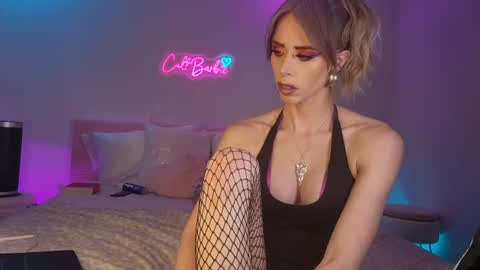Snapshot of cult_barbie93 chatting on 06/27/26, 03:33 Cult Barbie online show from 06/27/26, 03:33
