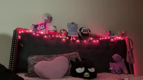 Snapshot of cum2charmxx chatting on 10/14/25, 08:48 cum2charmxx online show from 10/14/25, 08:48