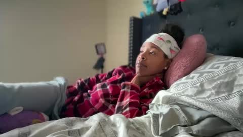 cum2charmxx online show from 04/16/26, 07:47