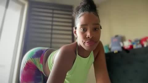 cum2charmxx online show from 04/19/26, 10:01