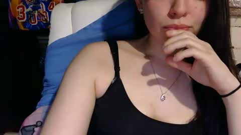 Angela online show from 05/06/26, 05:25