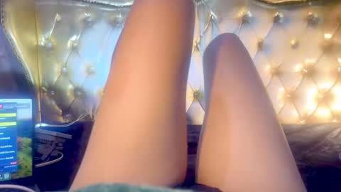 im KIM new girl to spoil online show from 09/27/25, 04:50