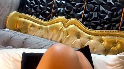 im KIM new girl to spoil online show from 11/02/25, 08:11