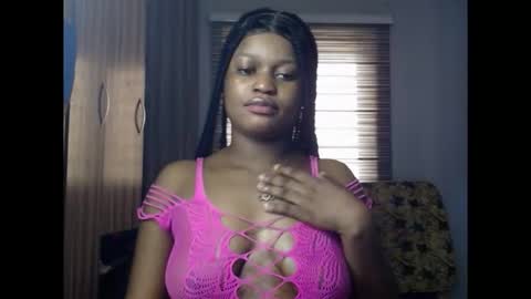 Snapshot of cum_ebony_petitxx chatting on 02/15/26, 08:02 cath online show from 02/15/26, 08:02