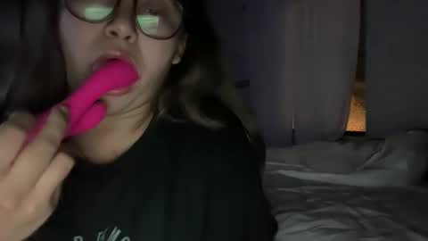 Snapshot of cumberinme chatting on 11/18/25, 08:30 cumberinme online show from 11/18/25, 08:30