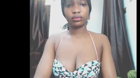 cumebony_petit online show from 04/24/26, 07:00