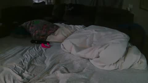 Malcolm and Hannah online show from 03/09/25, 01:25