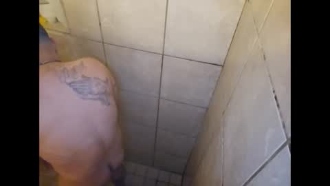 Snapshot of cummachine2022 chatting on 03/05/25, 10:33 cummachine2022 online show from 03/05/25, 10:33