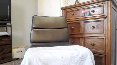 Charlie Mitchell   online show from 12/12/24, 06:10