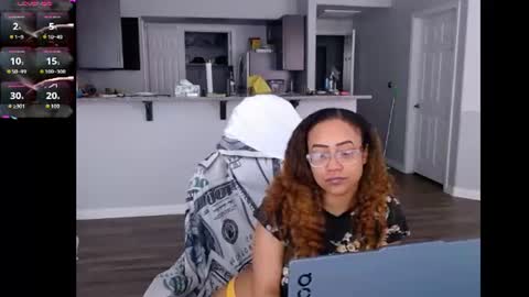 Snapshot of cumplzqueen chatting on 06/18/26, 07:07 Nia Reese online show from 06/18/26, 07:07
