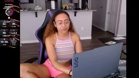 Snapshot of cumplzqueen chatting on 07/16/26, 06:36 Nia Reese online show from 07/16/26, 06:36
