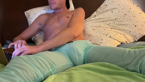 Snapshot of cumwatchmenut chatting on 10/08/25, 11:35 cumwatchmenut online show from 10/08/25, 11:35